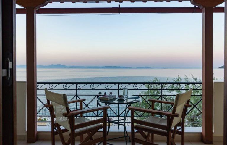 Polichni Otel Leonídion Dış mekan fotoğraf